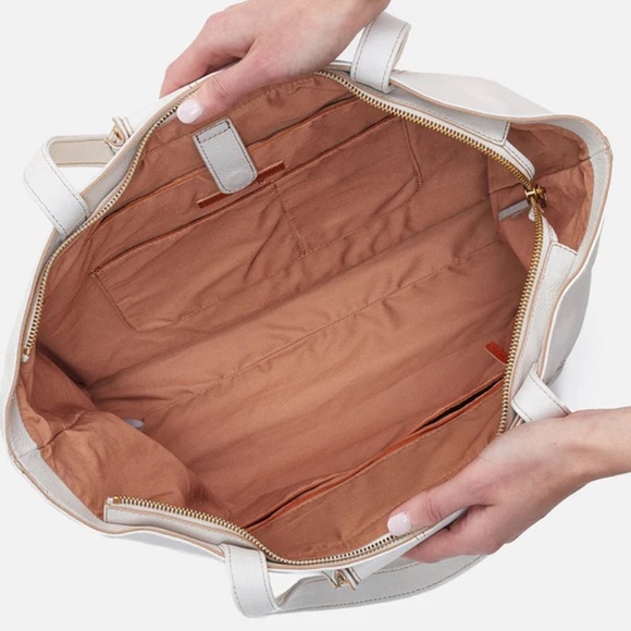 Hobo Sheila East-West Tote - Picture 3 of 3